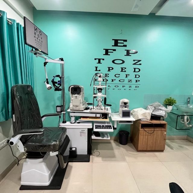 ophthalmologist 1